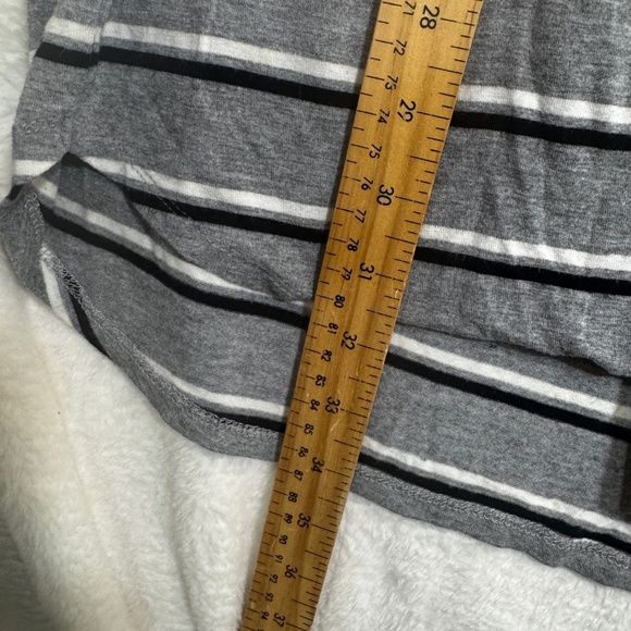 Garage T-Shirt Dress Womens Size Small Gray Striped Short Sleeve Cozy Knee Lengt - Picture 7 of 8